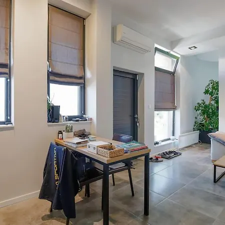 Green Flower Apartment
